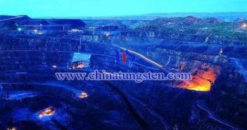 白雲(yún)鄂博礦山圖片