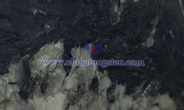 中鎢智造黑鎢礦圖片