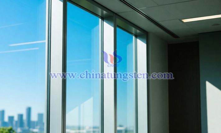 赤外線および紫外線遮斷材料用の酸化タングステン