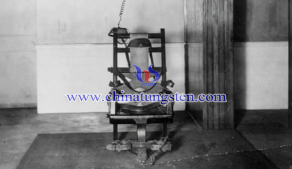 殺妻被判死刑的William Kemmler被2000伏的交流電處決。（紀錄片The Men Who Built America)