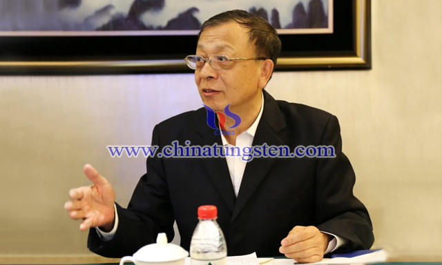 中國有色協(xié)會(huì)副會(huì)長、中國鎢協(xié)會(huì)長丁學(xué)全