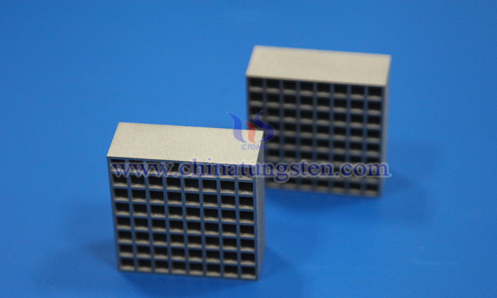 中鎢智造鎢合金準(zhǔn)直器圖片