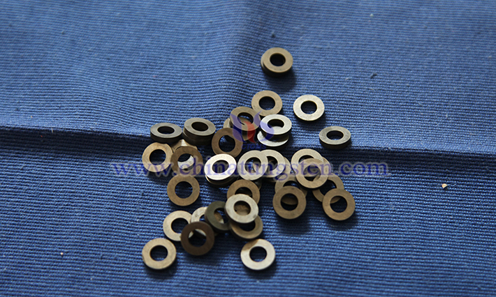 中鎢智造硬質(zhì)合金噴嘴圖片